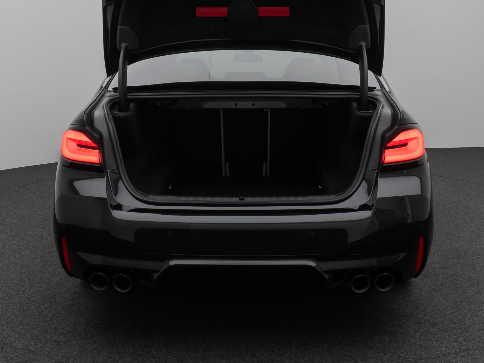 Fahrzeugabbildung BMW M5 Competition xD Kamera HUD DAB B&W SoftCL 20"