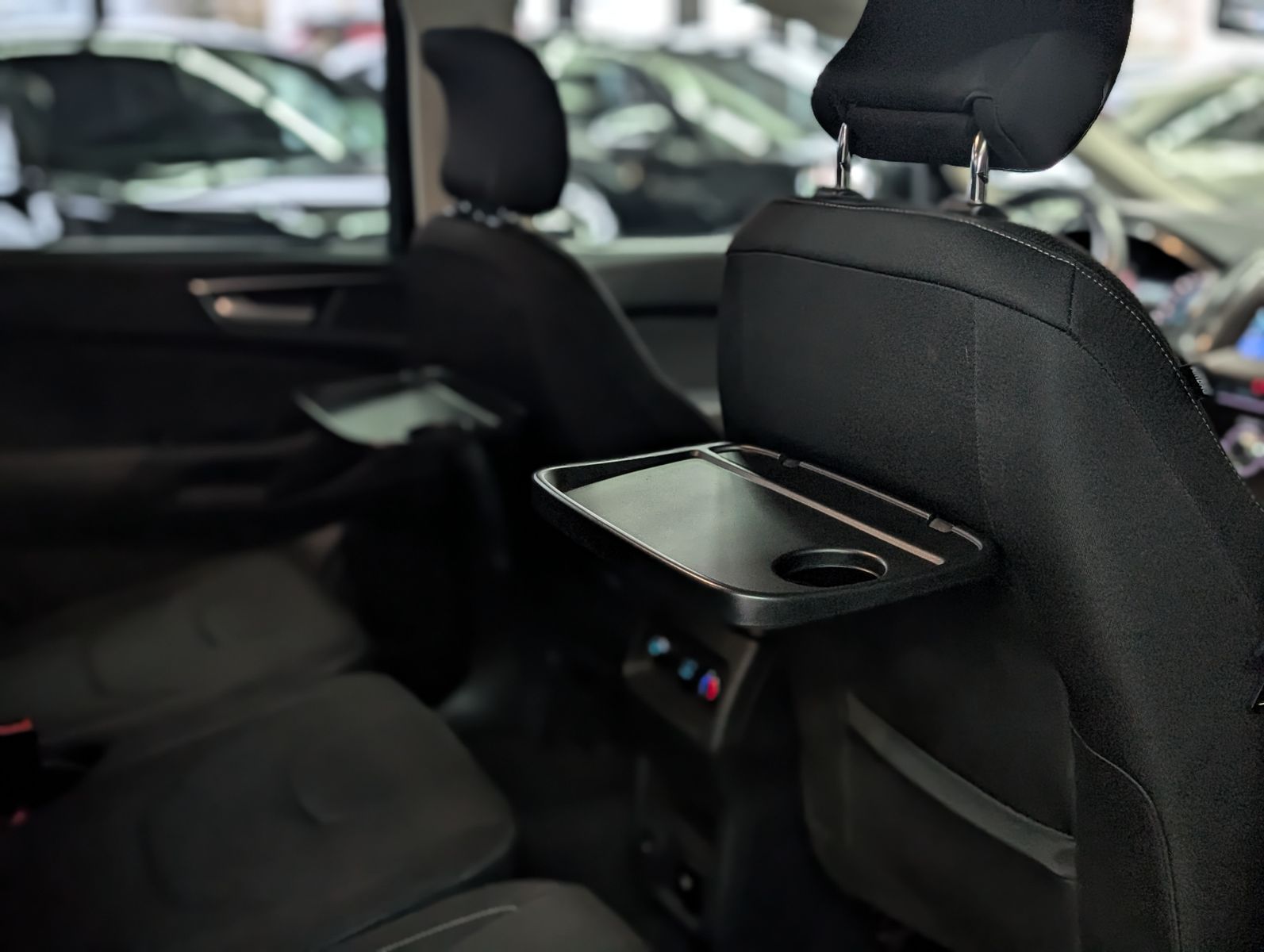 Fahrzeugabbildung Ford S-MAX Titanium TEMP KAM XENON NAVI 7-SITZER SHZ