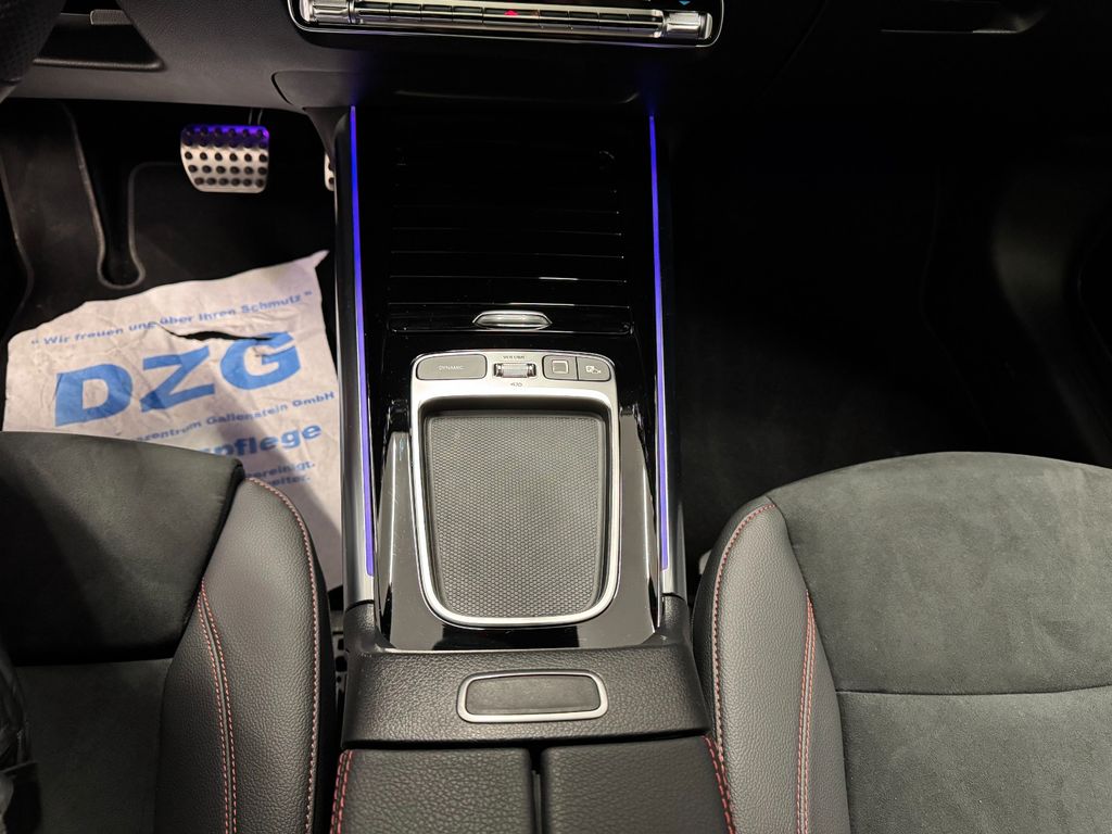 MERCEDES-BENZ GLA 250 4M AMG*PANO*NIGHT*MULTIBEAM*KAMERA*DISTR MERCEDES-BENZ GLA 250 4M AMG*PANO*NIGHT*MULTIBEAM*KAMERA*DISTR