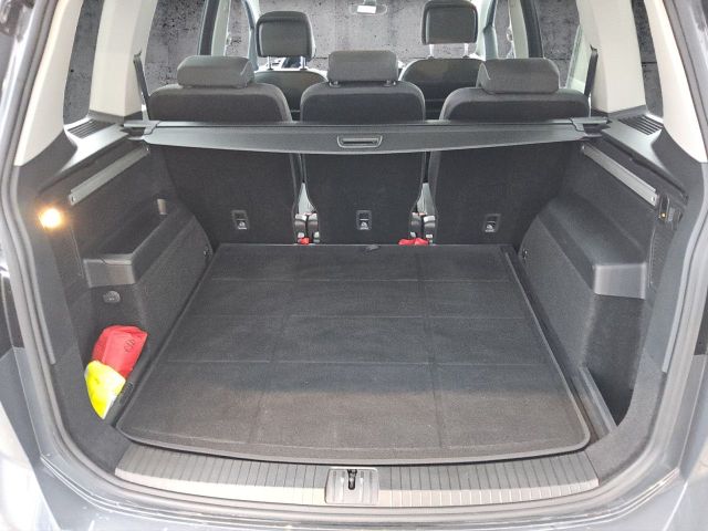 Touran 2.0TDI Aut. ACTIVE 7-Sitzer AHK Navi ACC