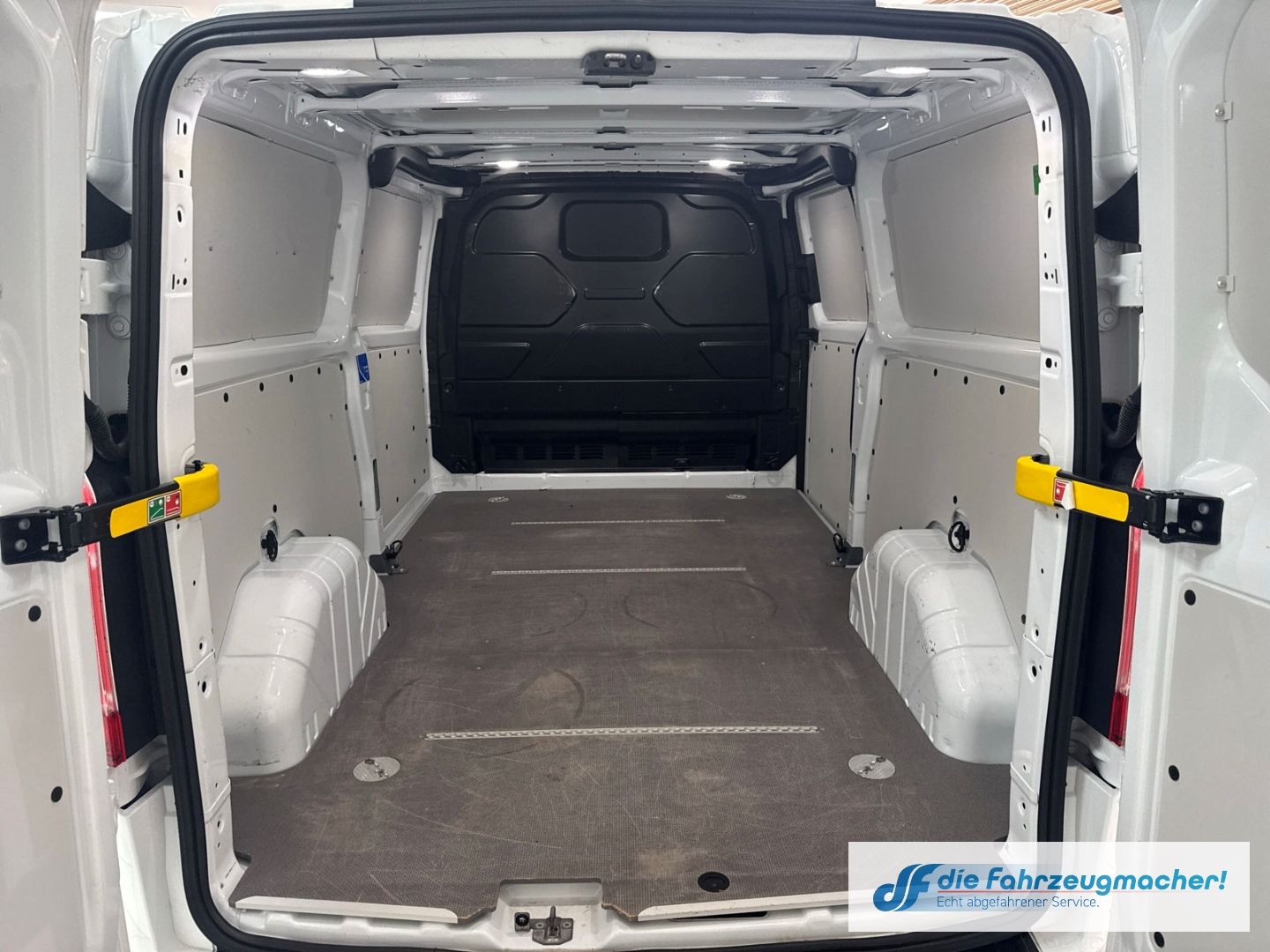 Fahrzeugabbildung Ford Transit Custom Kasten 320 L2 Trend 2.0 TDCi EU6d
