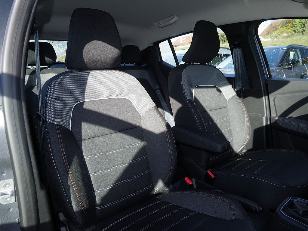 Fahrzeugabbildung Dacia Sandero Stepway Expression TCe 90 CVT Automatik