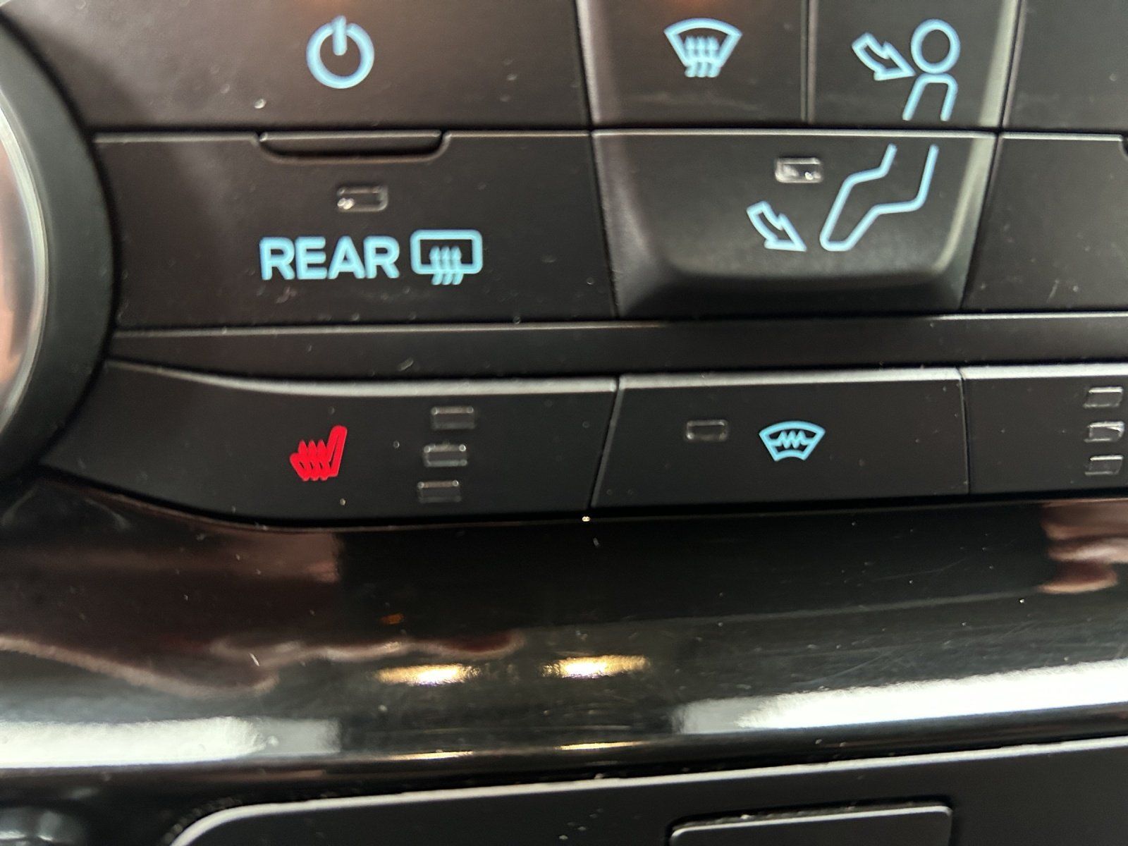 Fahrzeugabbildung Ford Tourneo Custom 2,0 TDCI 320 L1 Titanium,Navi,
