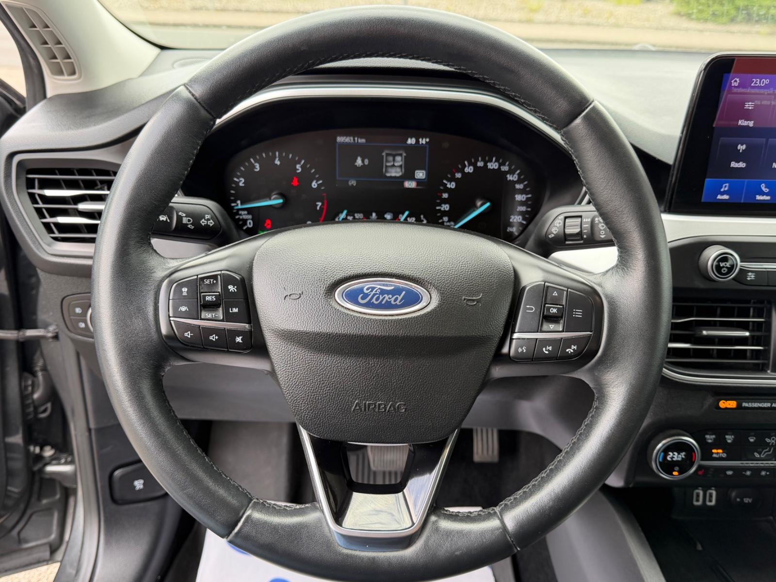 Ford Focus Lim. Cool & Connect/Navi/Keyless/Tempomat