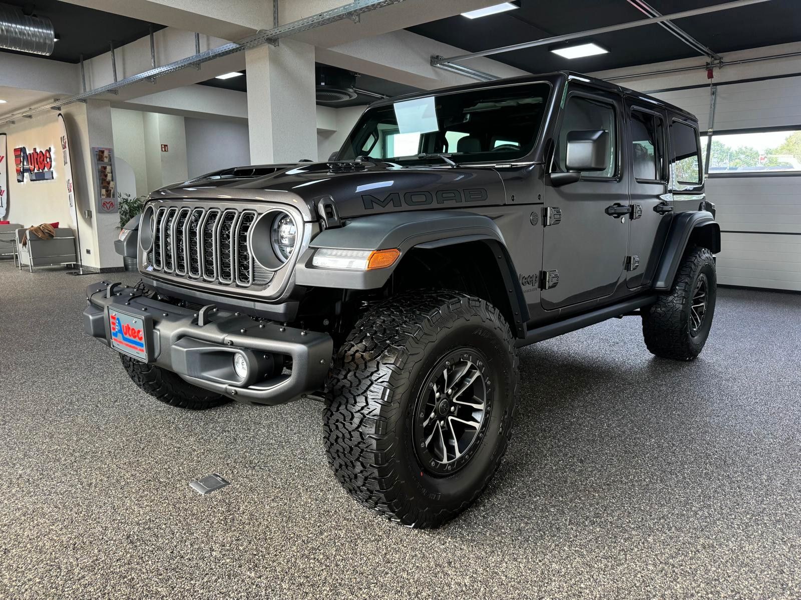 Fahrzeugabbildung Jeep 2026 MOAB 392-6.4L HEMI V8-DUAL TOP