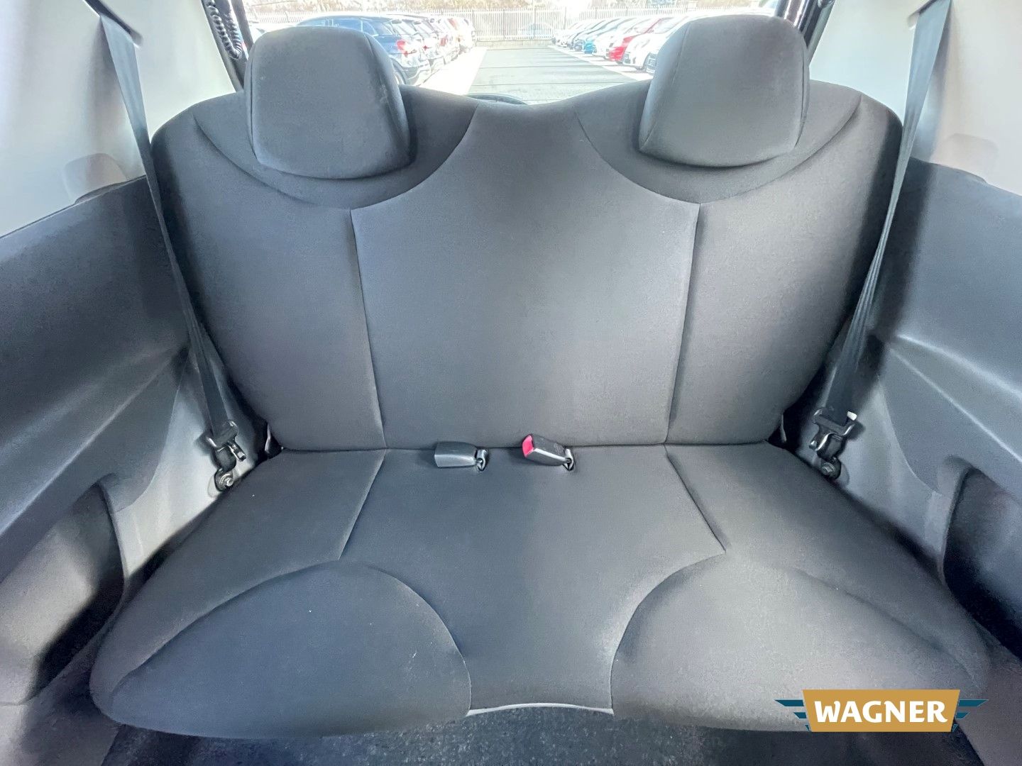 Fahrzeugabbildung Toyota Aygo Basis Servolenkung Radio TÜV 05/2026