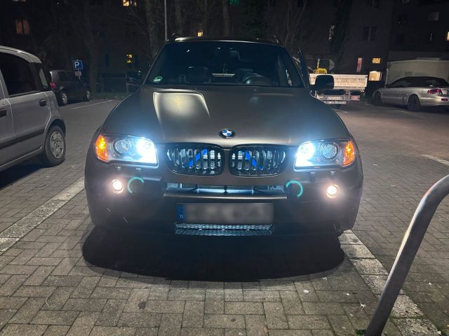 BMW X3 3.0D xDrive Der M57 Motor ist verbaut