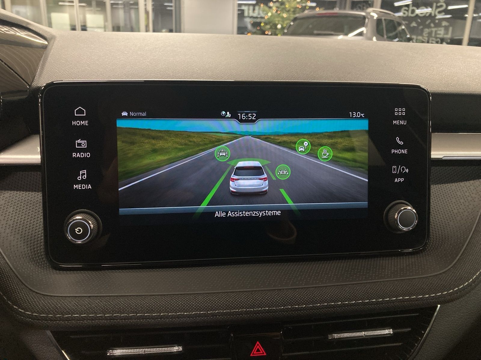 Fahrzeugabbildung SKODA Fabia TOUR LED NSW CLIMA KESSY