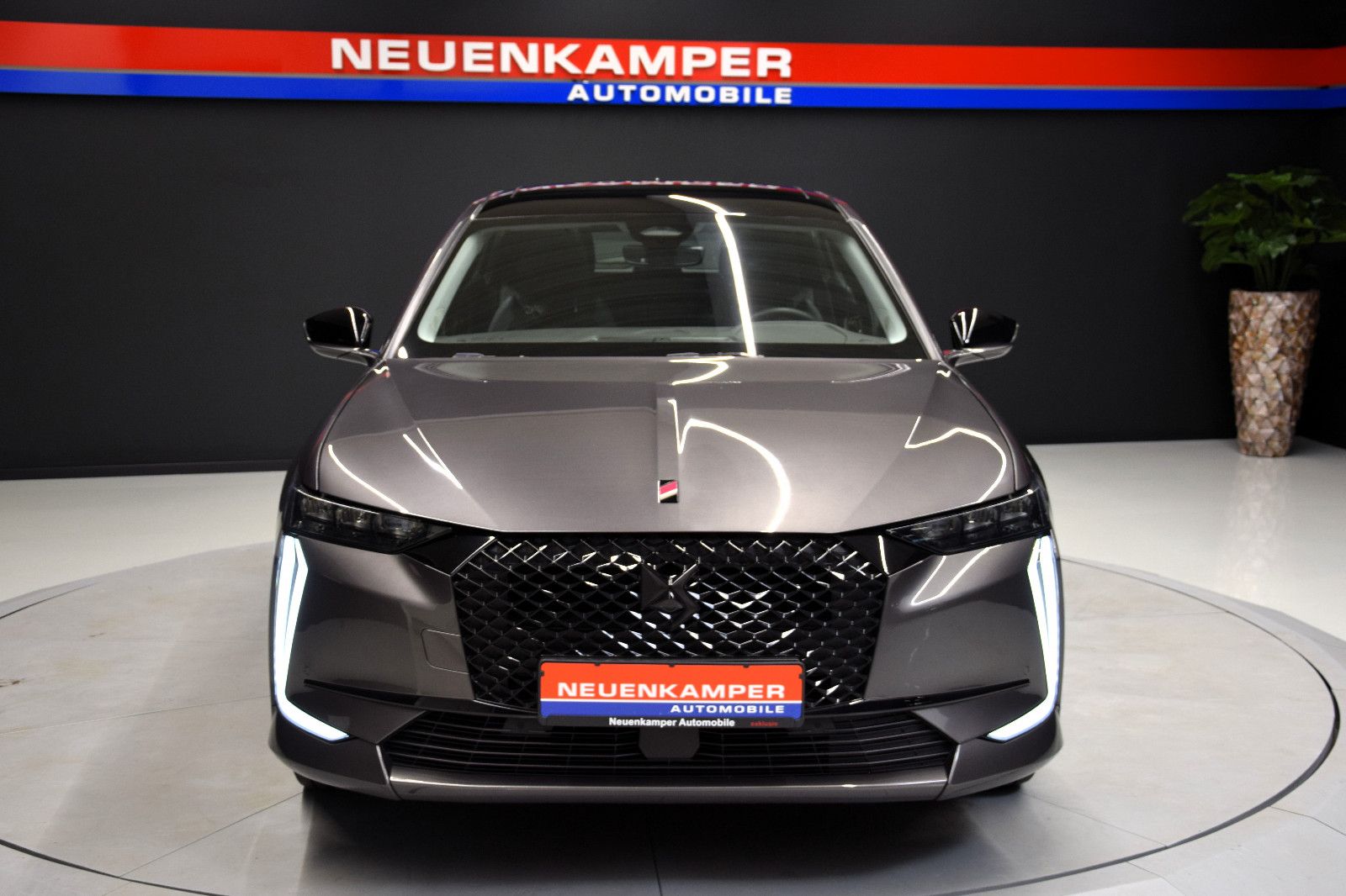 Fahrzeugabbildung DS Automobiles DS4 Performance Line Pano Sitzheizung