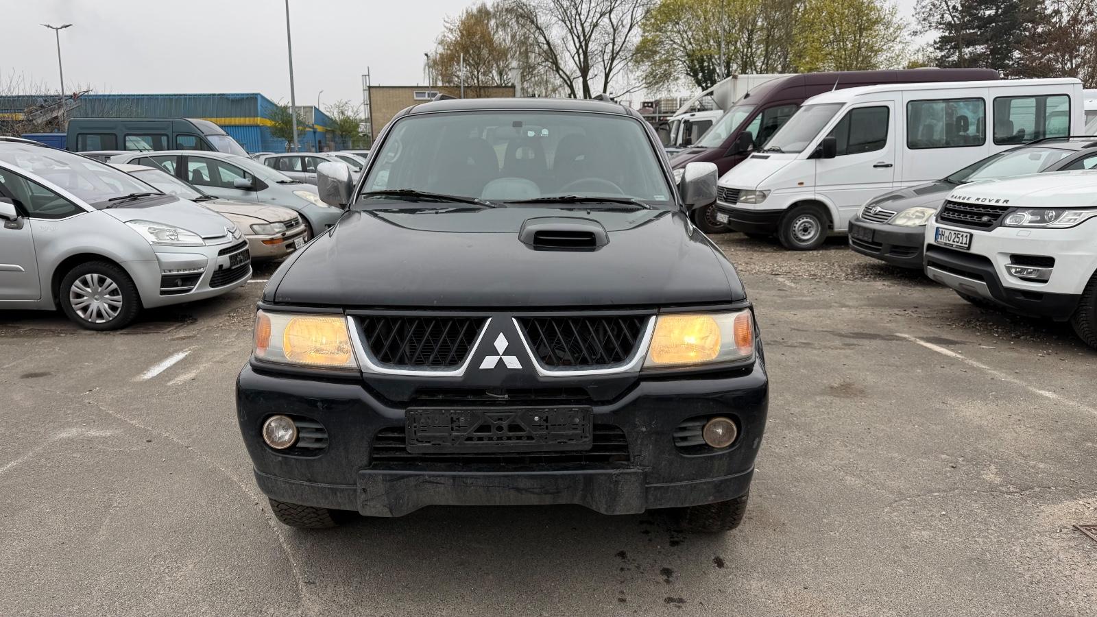 Mitsubishi Pajero Sport 2.5 TD+ Instyle