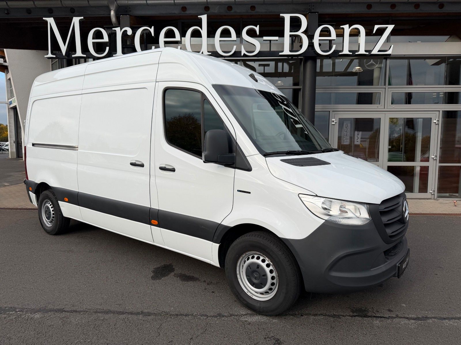 Fahrzeugabbildung Mercedes-Benz eSprinter 312 Klima SHZ Kamera