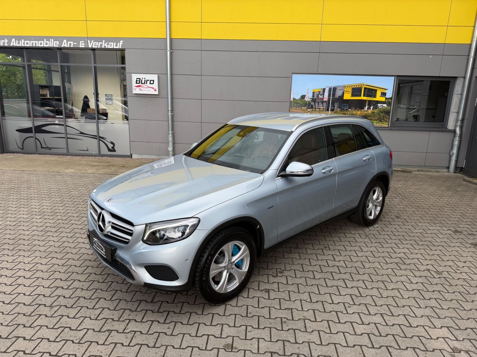 MERCEDES-BENZ GLC 350 e 4Matic/HYBRID/KAMERA/VOLLLEDER/LED