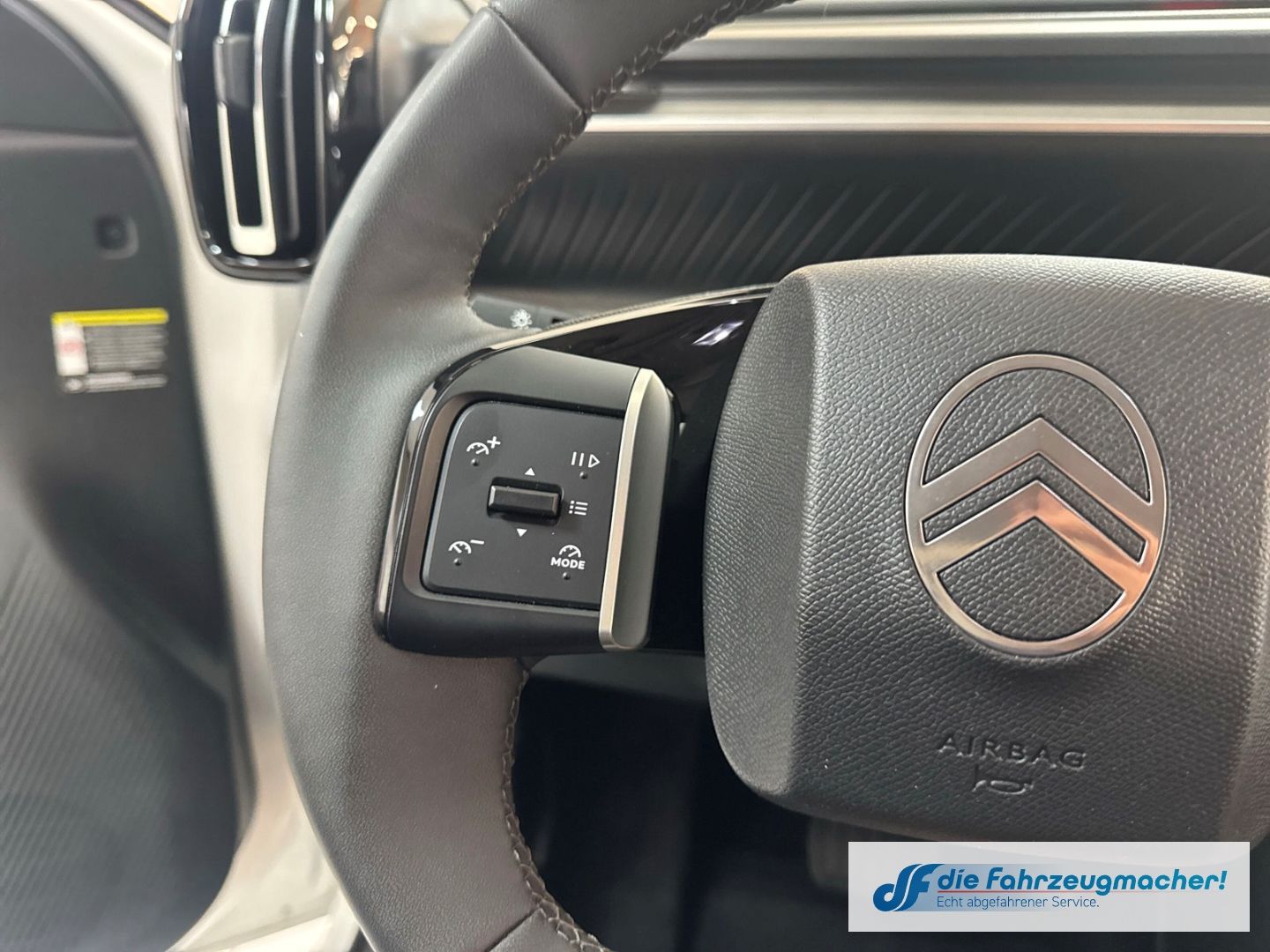 Fahrzeugabbildung Citroën C3 E 113 MAX HUD Navi Soundsystem LED Apple CarP