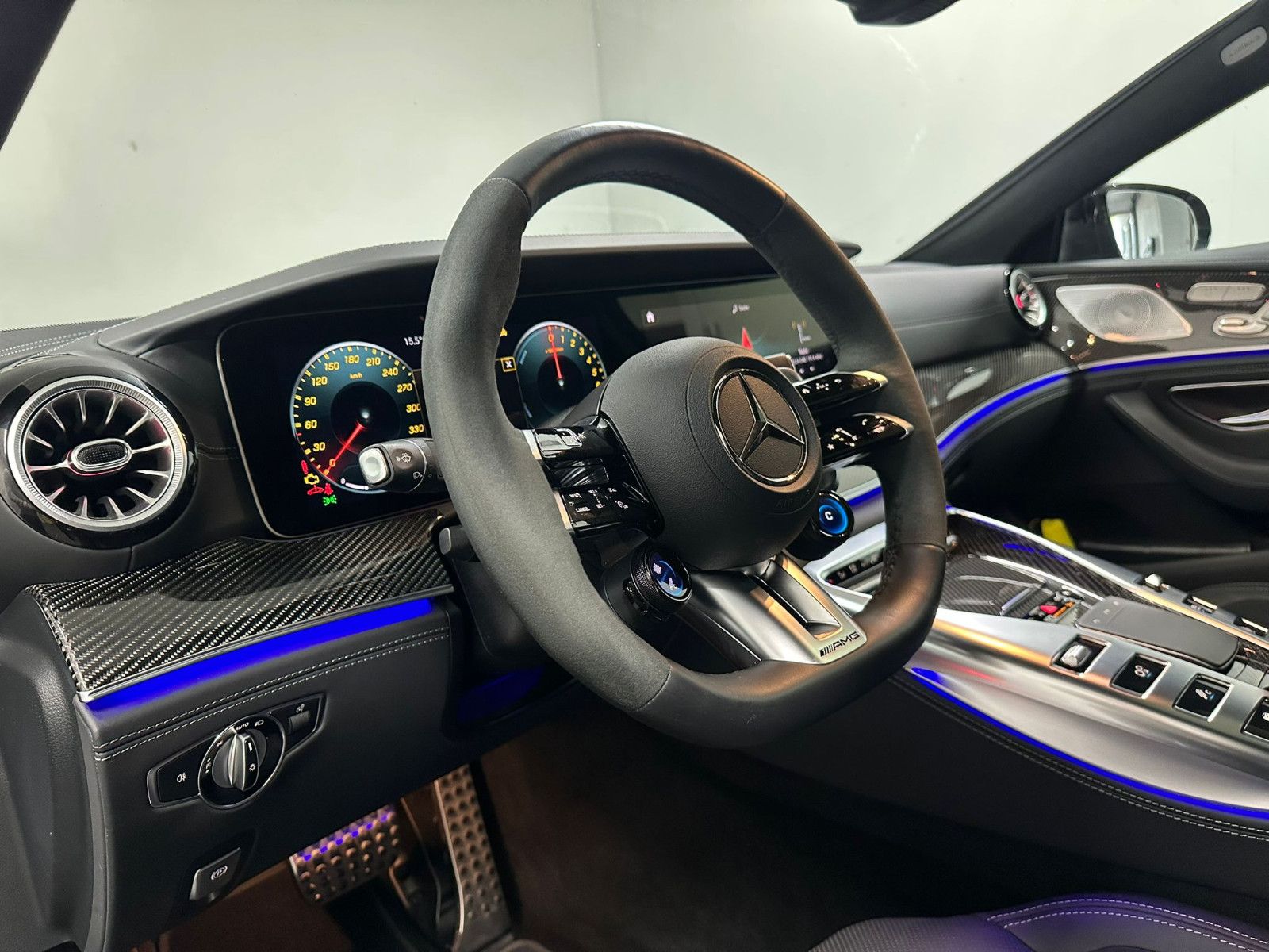 Fahrzeugabbildung Mercedes-Benz GT 63  S E Performance *AERODYNAMIK*CLASSICGRAU*