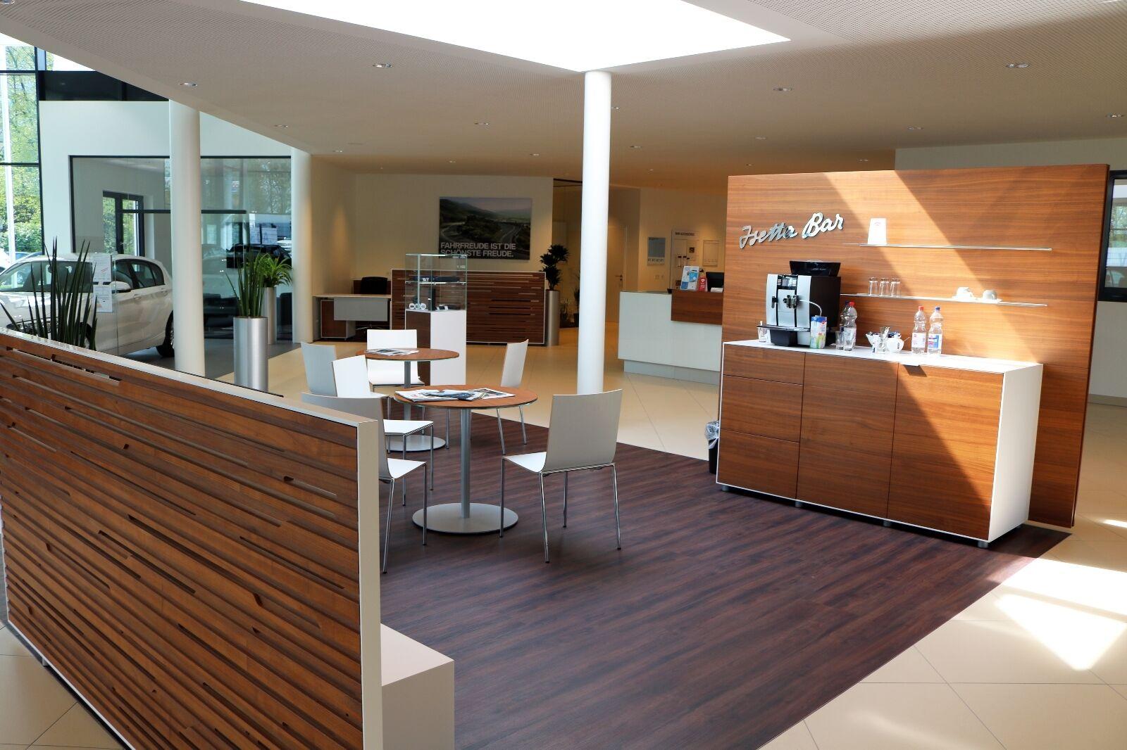 showroom-image-bottom