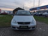 Mercedes-Benz A 150 A -Klasse A 150*KLIMA*AHK*ZV-FUNK !! - Mercedes-Benz A-Class: Silber