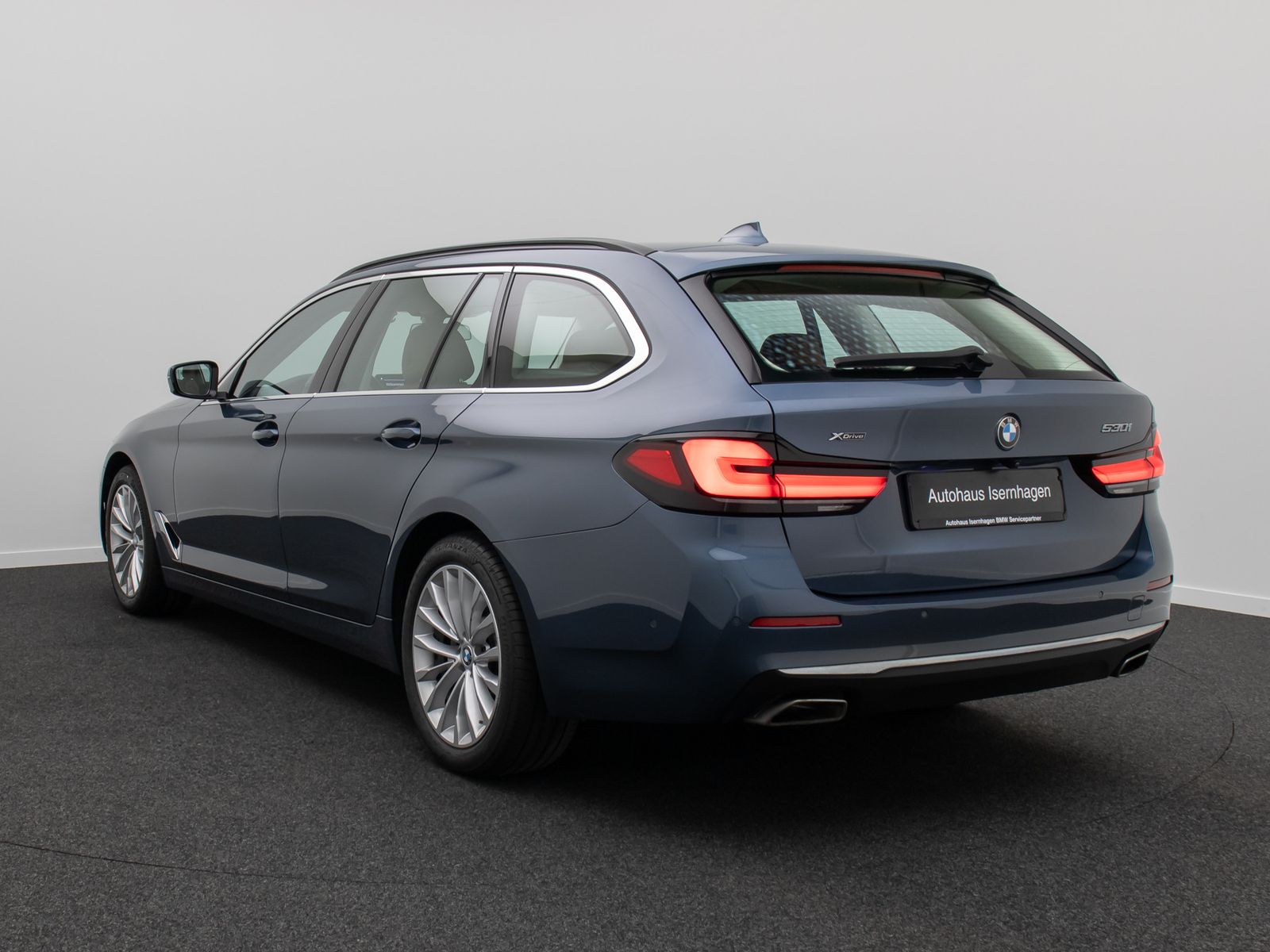 Fahrzeugabbildung BMW 530i xD LuxuryLine HUD Laser 360°Komfort 4xKlima
