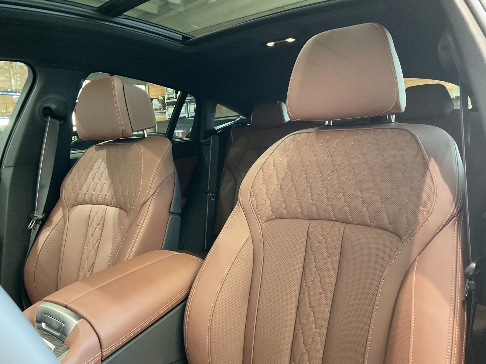 Fahrzeugeinzelansicht 12 Fahrzeugabbildung BMW X6 xDrive40d *Harman Kardon *Sitzbelüftung *Stan