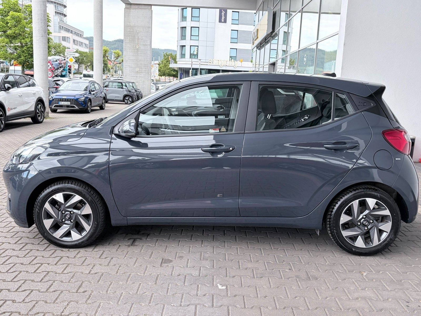 Fahrzeugabbildung Hyundai i10 Trend MY25 63PS Navi/SHZ/Allwetter!