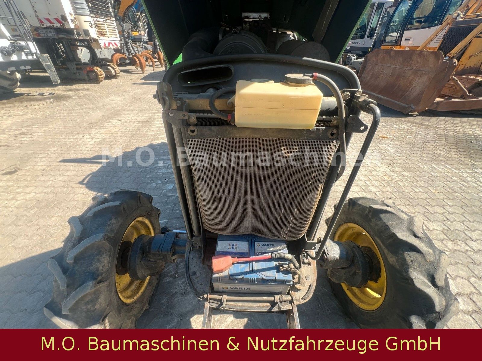 Fahrzeugabbildung John Deere 4520 / Schlepper /