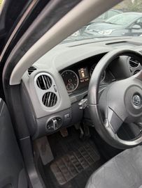 Volkswagen Tiguan - 9