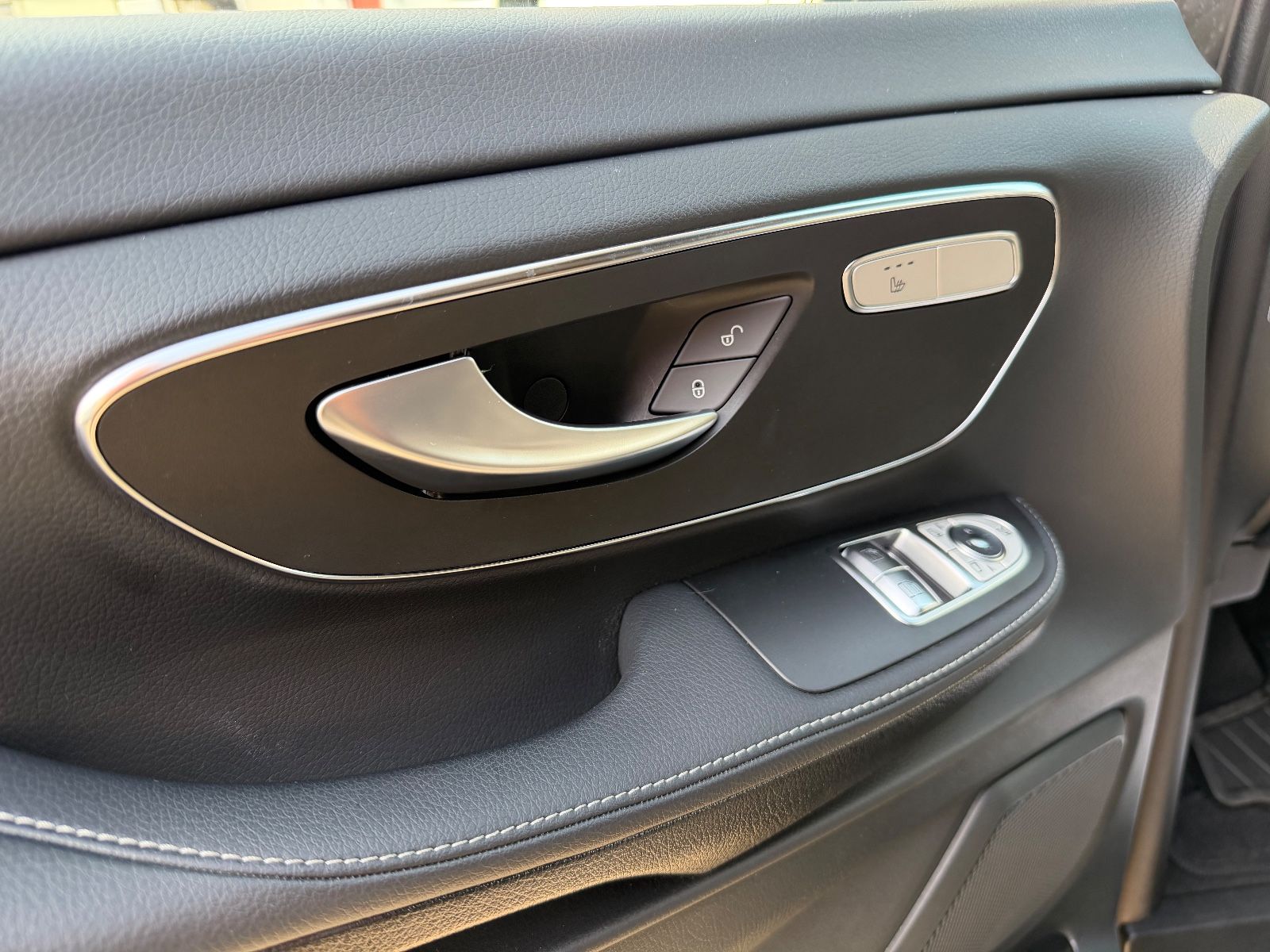 Fahrzeugabbildung Mercedes-Benz V 300 MARCO POLO AMG ABSOLUT VOLL NIVELLIERUNG