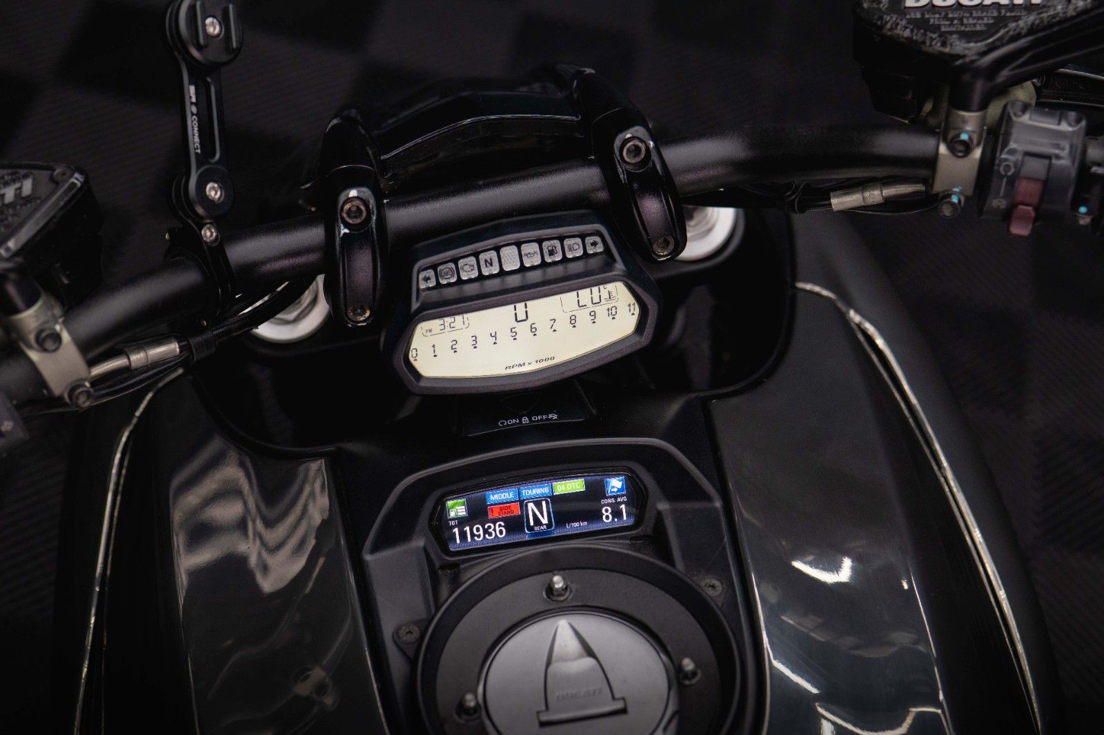 Fahrzeugabbildung Ducati Ducati Diavel 1200 Carbon Testastretta 11°