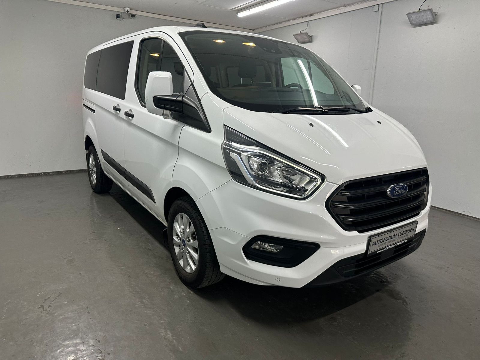 Fahrzeugabbildung Ford Transit Custom 320 L1H1* 9SITZE*NAVI*KLIMA*SDH*