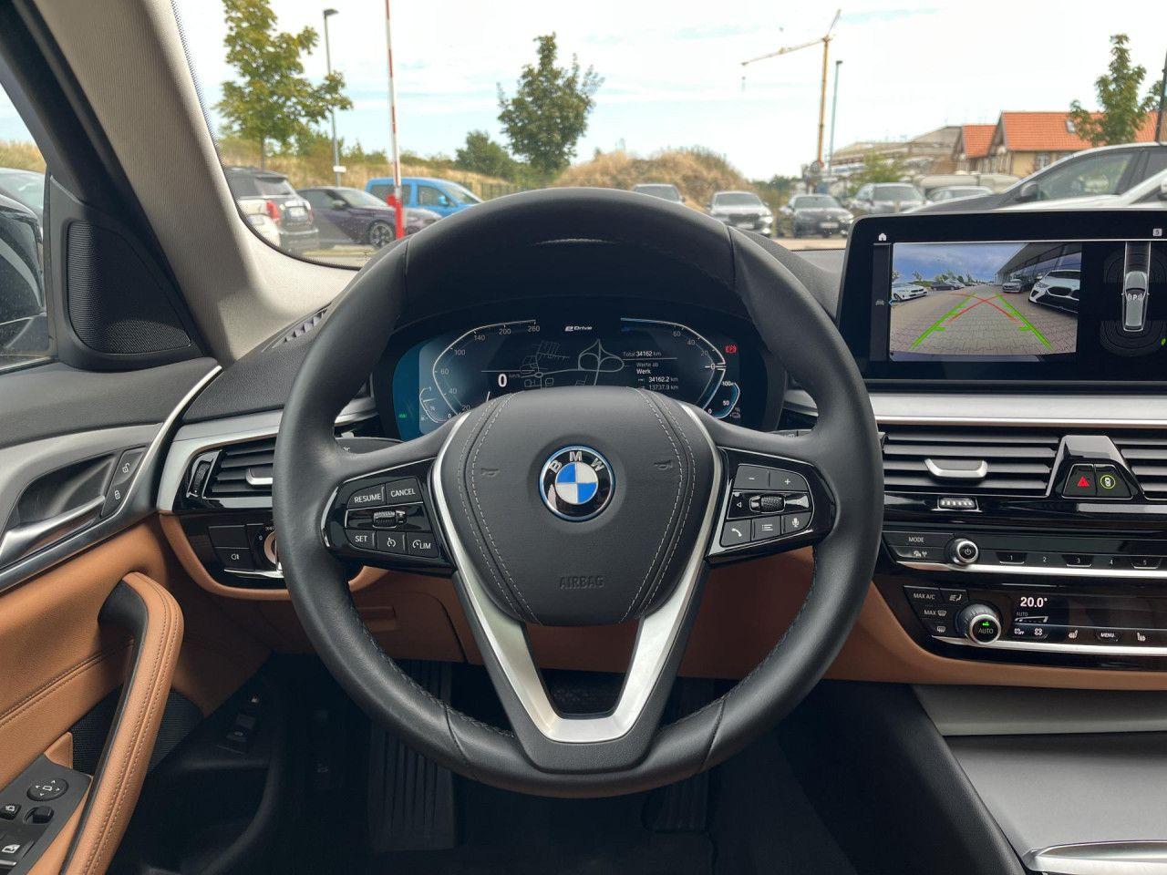 BMW 530e Tour HUD Pano Laser SpoSi RFK HiFi LiveProf