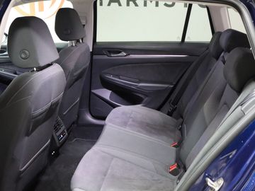 Fahrzeugverkauf 27 Volkswagen Golf VIII Vari. Style So&Wi R. StHz Navi Matrix