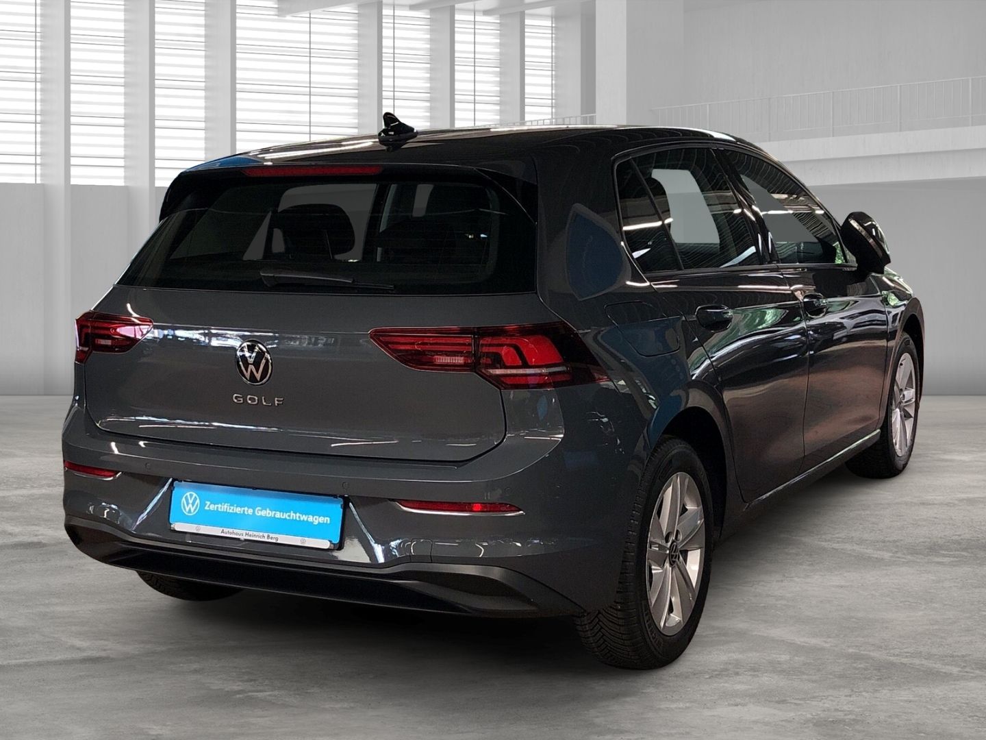 Fahrzeugabbildung Volkswagen Golf Life 1.5 TSI Digitales Cockpit LED Sperrdif