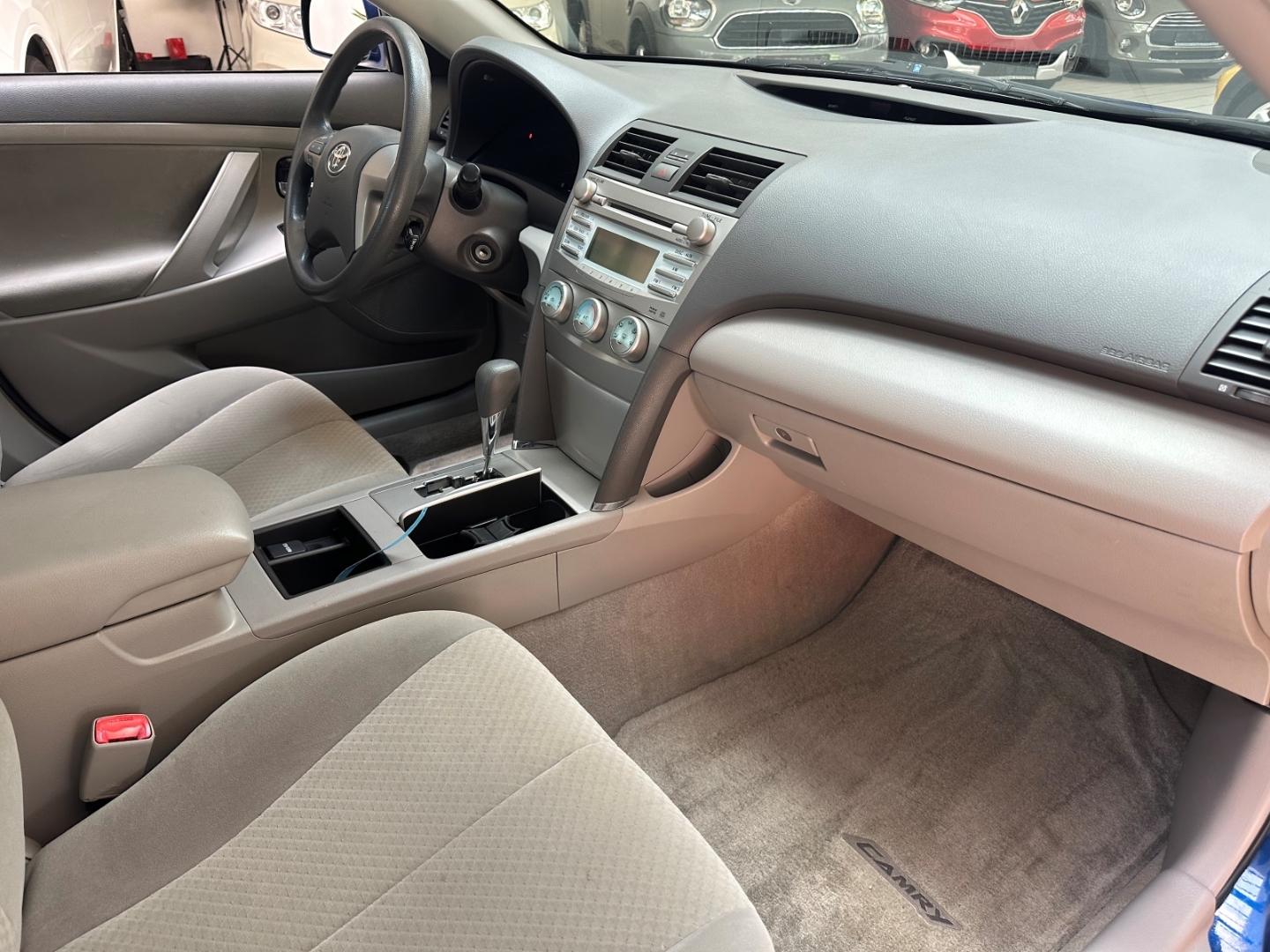 Toyota Camry 2.4 Automatik Scheckheft Klima Garantie TÜ