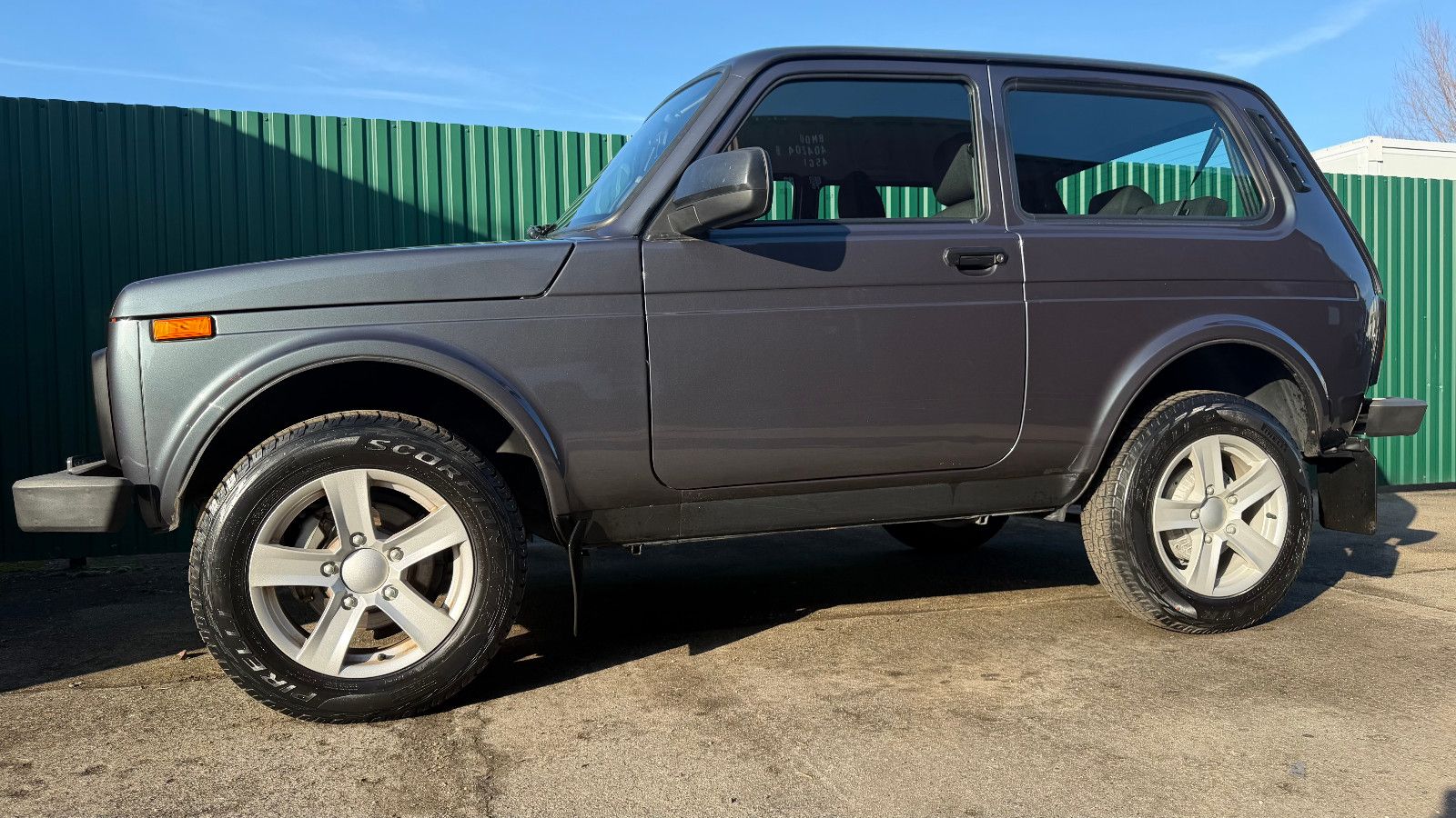 Fahrzeugabbildung Lada Niva "PREMIUM PLUS", KLIMA! SITZHEIZ.! ab SOFORT