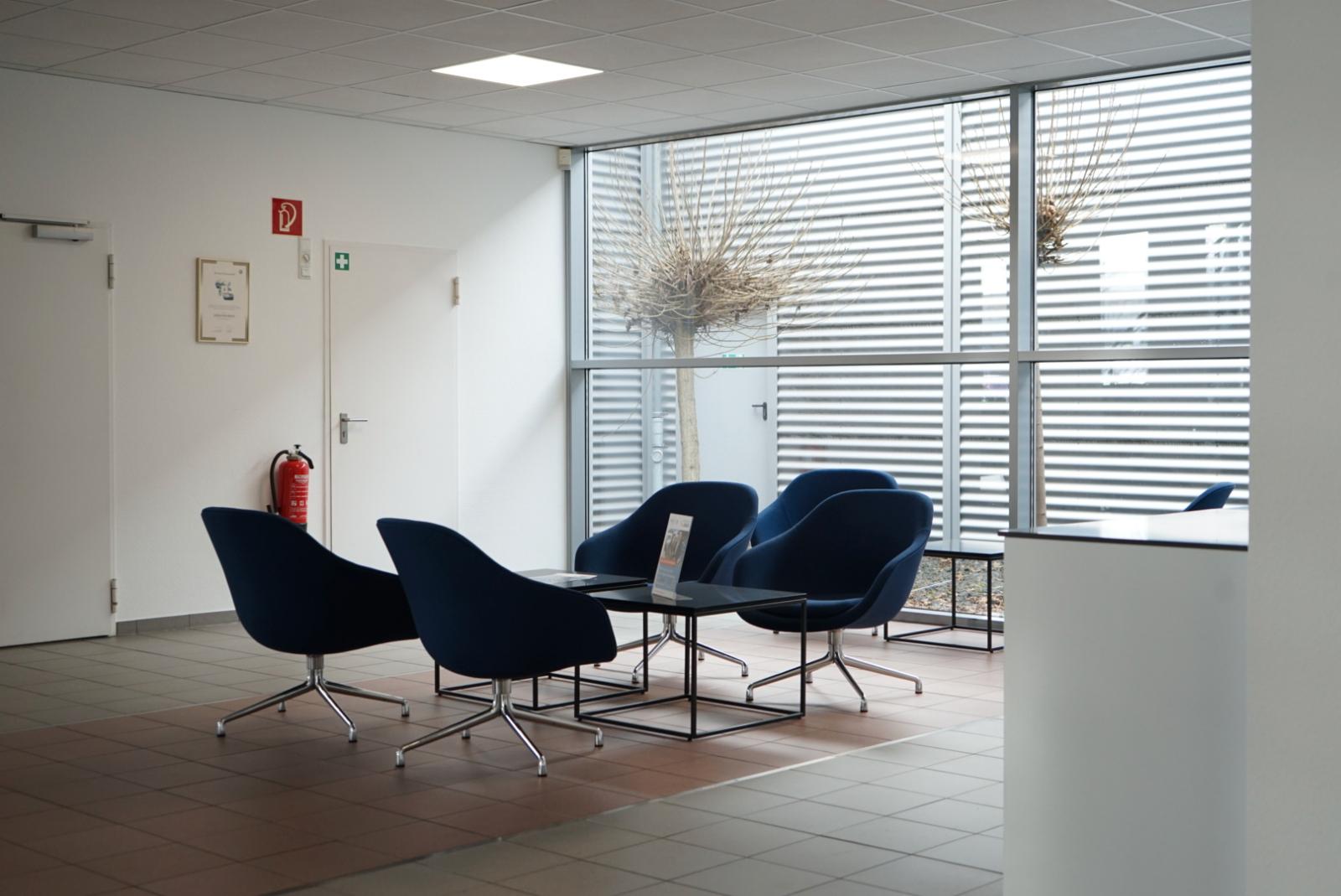 showroom-image-top