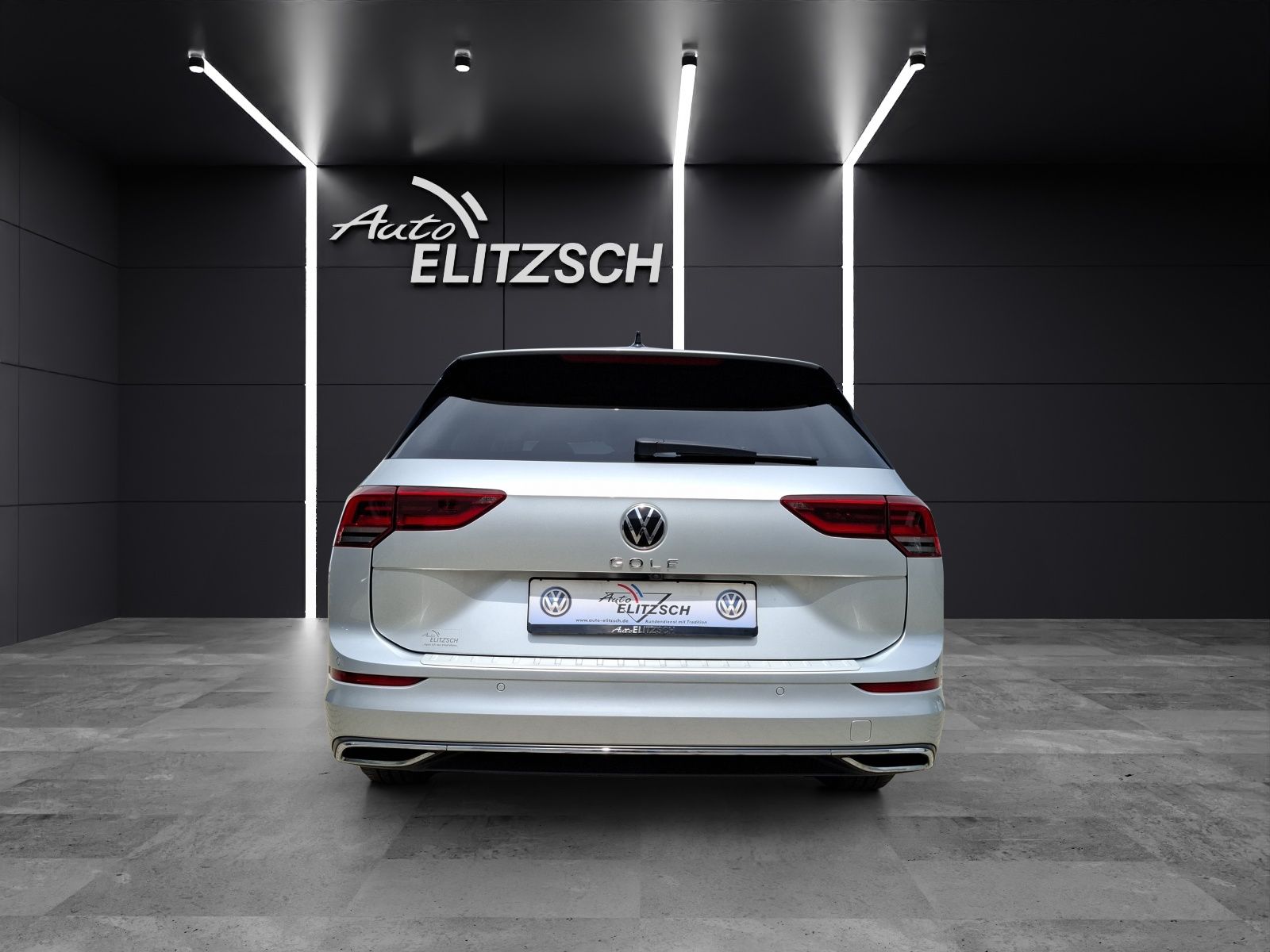 Fahrzeugabbildung Volkswagen Golf VIII Variant TSI Move Standhzg. LED AHK Car