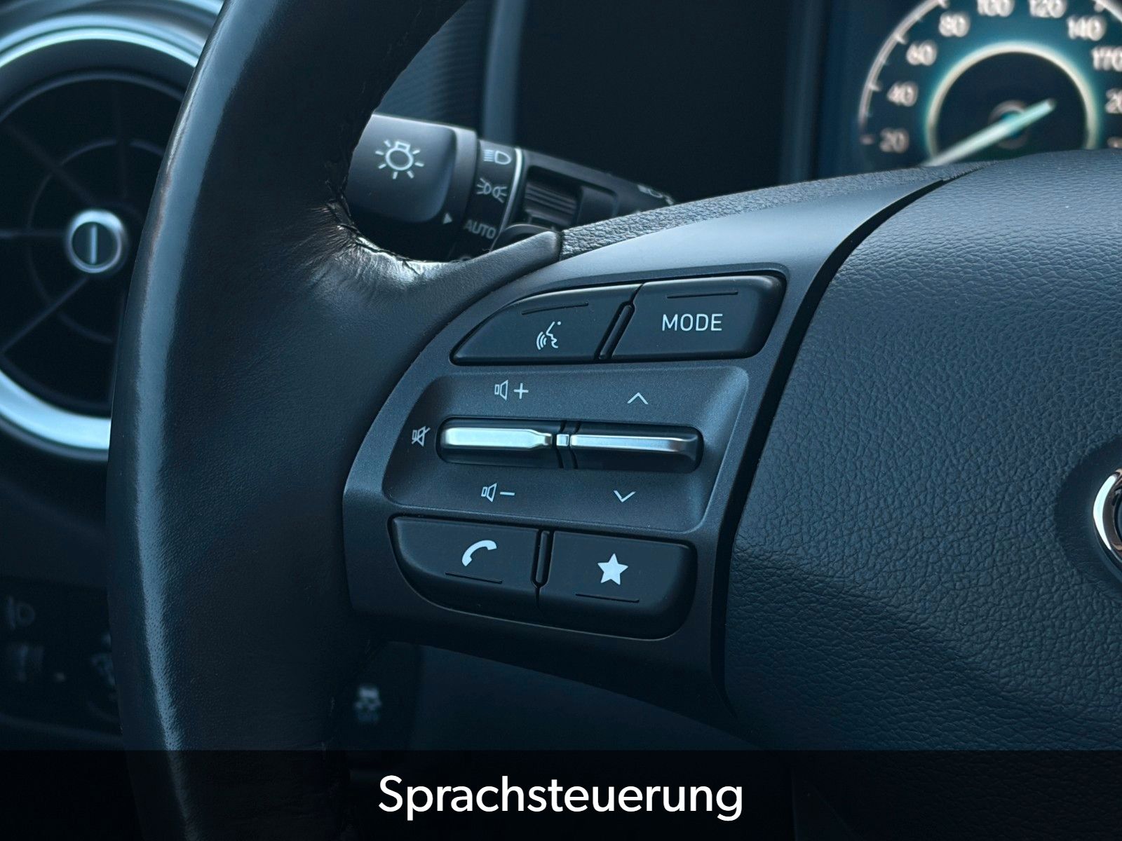 Fahrzeugabbildung Hyundai KONA E Select SHZ LHZ LKA LFA ACC CarPlay Navi