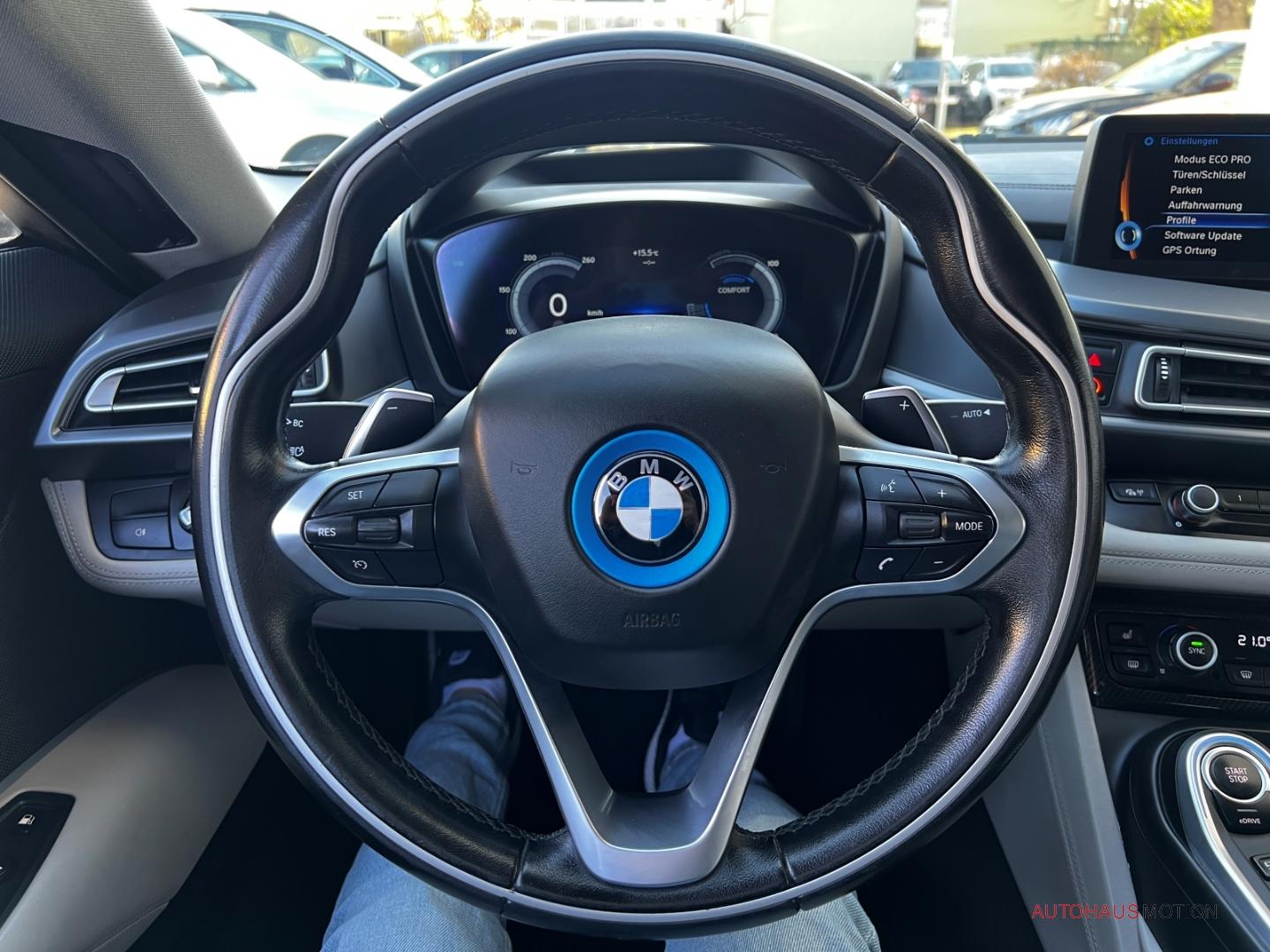 BMW i8 Coupe LED HUD SHZ LEDER KOLLISIONWARNER