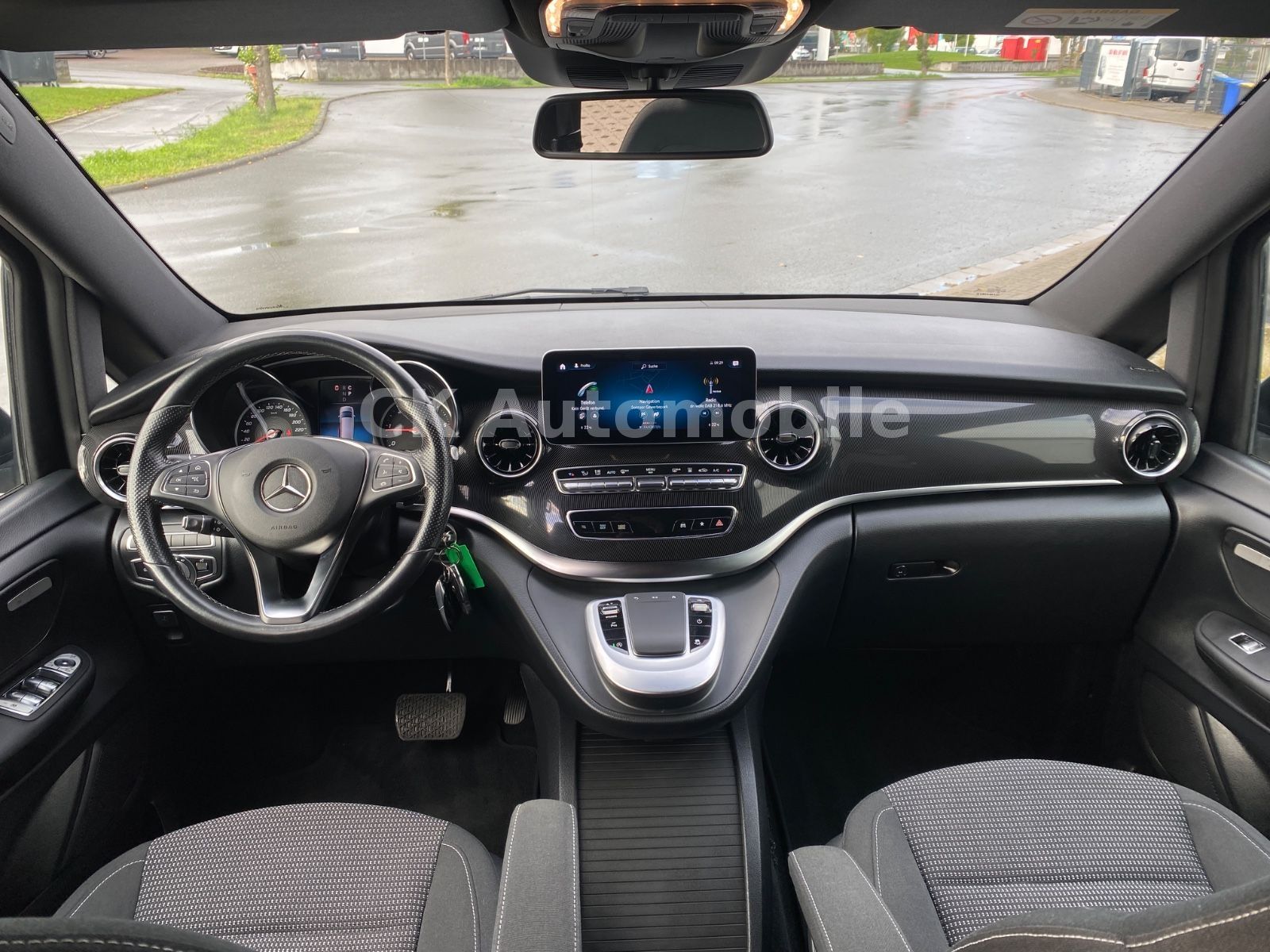 Fahrzeugabbildung Mercedes-Benz V 300 d EDITION 4MATIC lang/7Sitze/Navi/Kam./LED