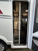 Fahrzeugabbildung Roller Team Kronos 295 TL Hub-Bett SAT TV 5 Schlafplätze