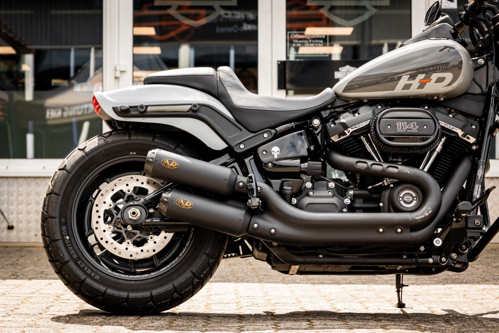 Fahrzeugabbildung Harley-Davidson FXFBS Fat Bob 114 CUI Softail - V PERFORMANCE -