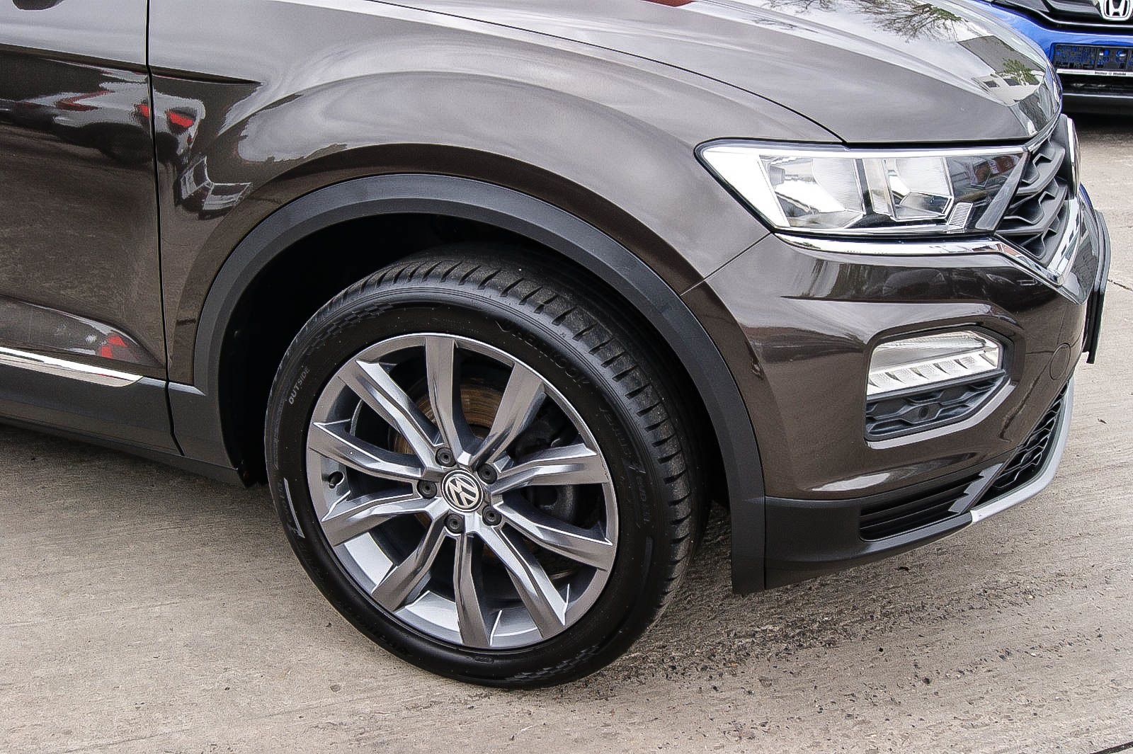 Fahrzeugabbildung Volkswagen T-Roc 15TSI DSG Style STHZG NAVI KAMERA 1HAND AC