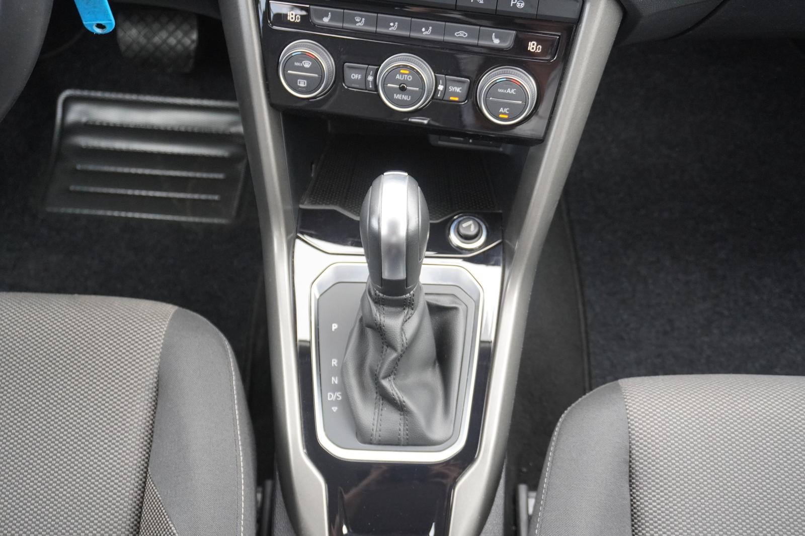 Volkswagen T-Roc 1.5 TSI DSG LED Navi Sitzheizung, миниатюра 16