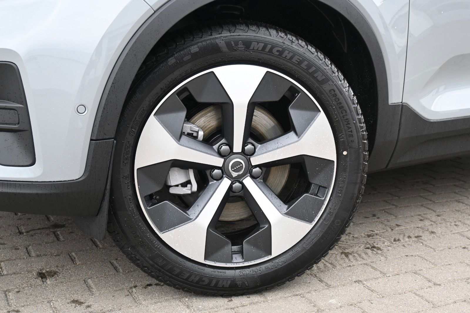 Fahrzeugabbildung Volvo XC40 B3 DKG *360°*ACC*Allwetter*Lenkradhzg*