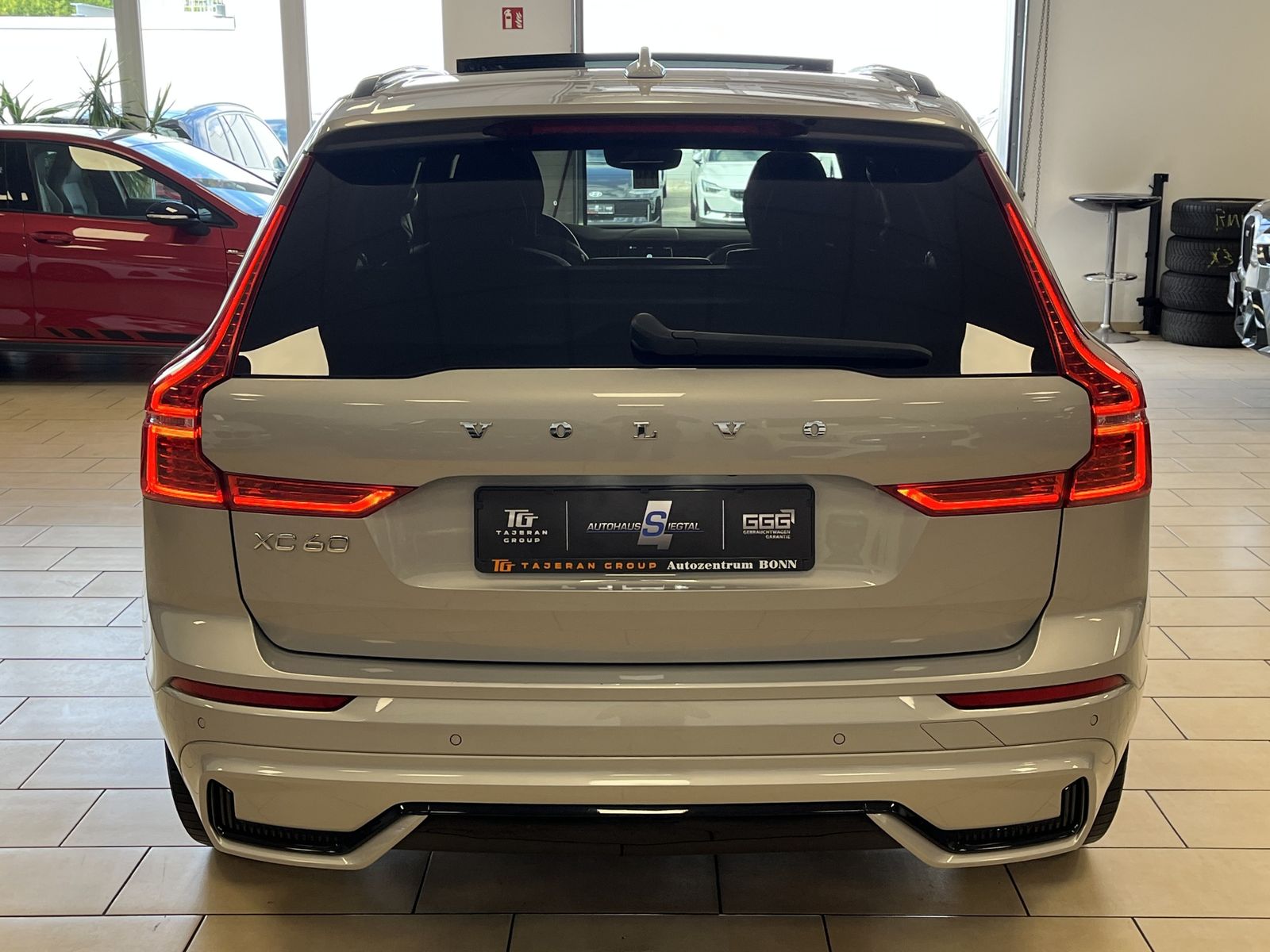Volvo XC60 T6 R Design Recharge Pano Head-Up AHK Leder imagem 3