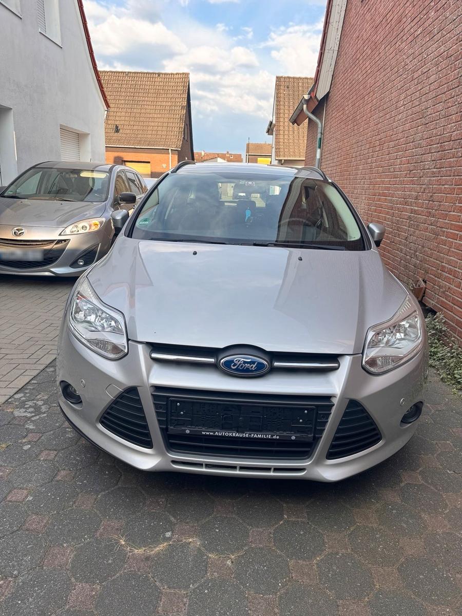 Ford Focus 2013 — салон
