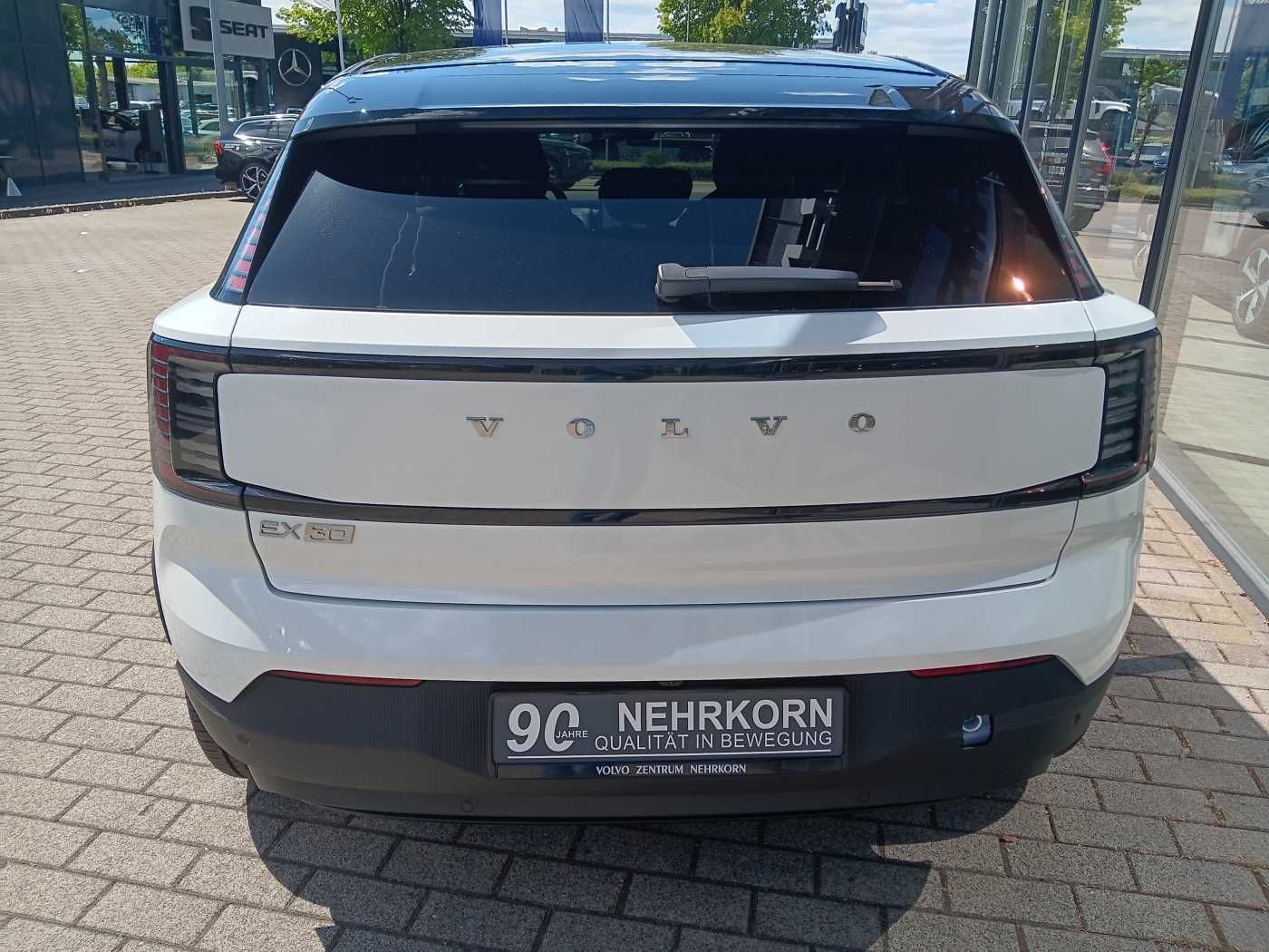 Fahrzeugabbildung Volvo EX30 Single Extended Range RWD Plus