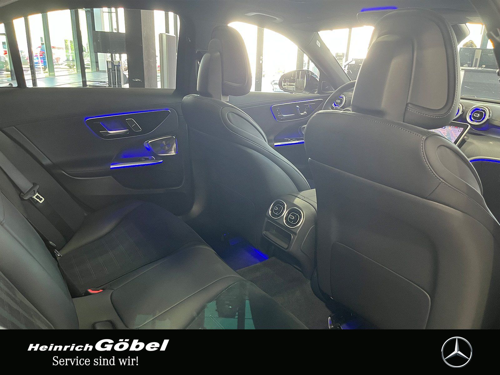 Fahrzeugabbildung Mercedes-Benz C 300 AMG+PANO+BURMESTER+NIGHT+360°+DIGITAL.L