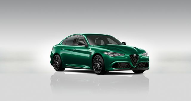 Alfa Romeo Giulia QV 2.9 V6 Bi-Turbo (520PS)|AKRAPO|SPARCO 