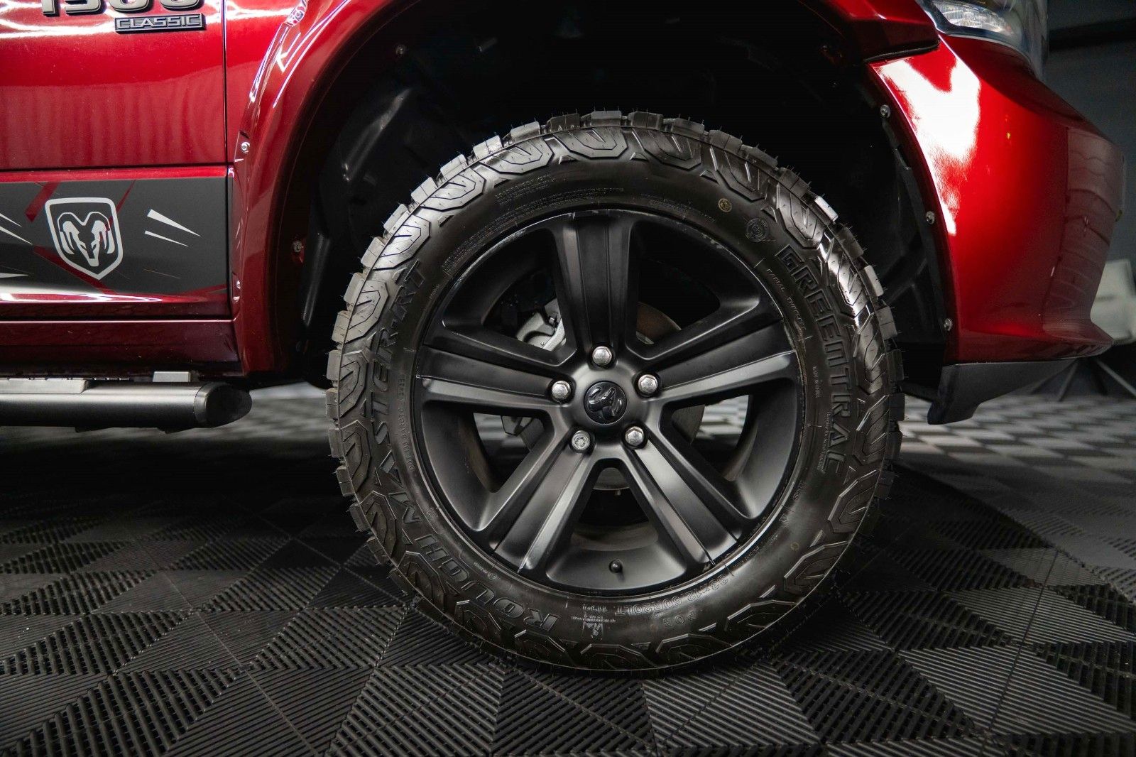 Fahrzeugabbildung Dodge RAM 5.7 V8 HEMI 4x4 OFFROAD Night-Paket *LED*AHK