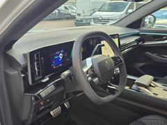 Fahrzeugabbildung Rafale Alpine E-Tech Plug-in 300 4x4